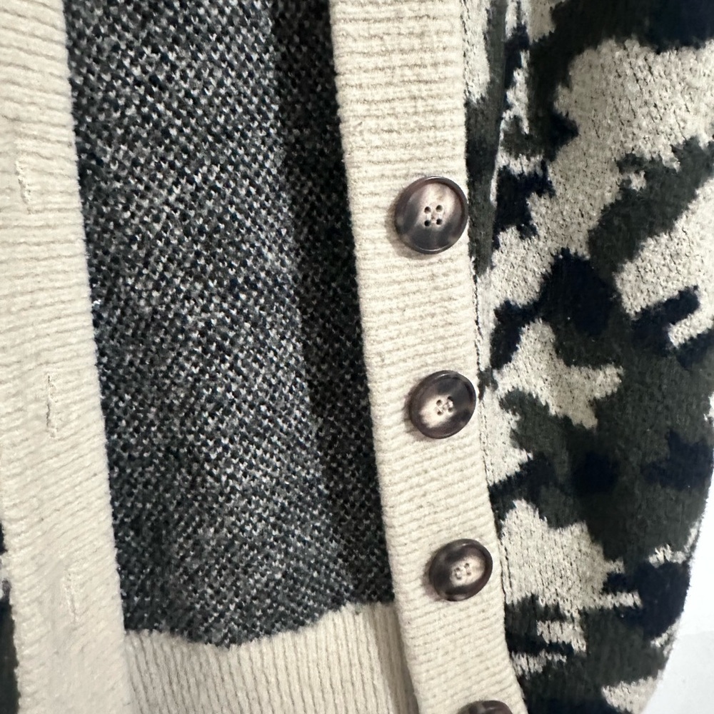 Cardigan - Picture 4 of 4